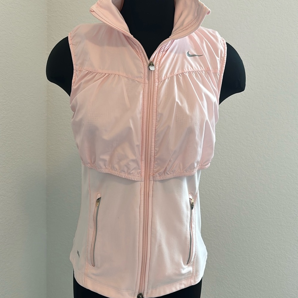 NikeFit Women’s Vest in Baby Pink